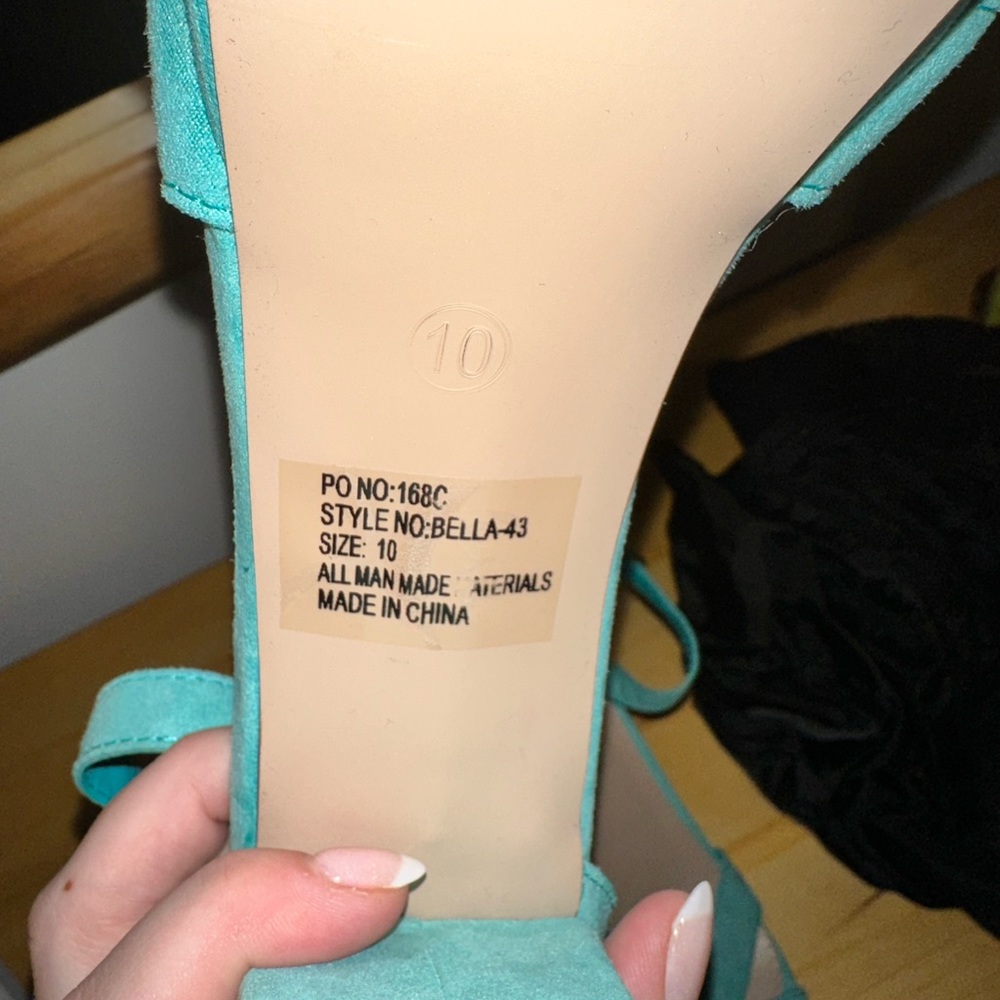 Blue heels - Picture 4 of 5